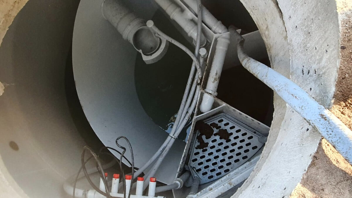 AT-8 izbūve zem braucamās daļas