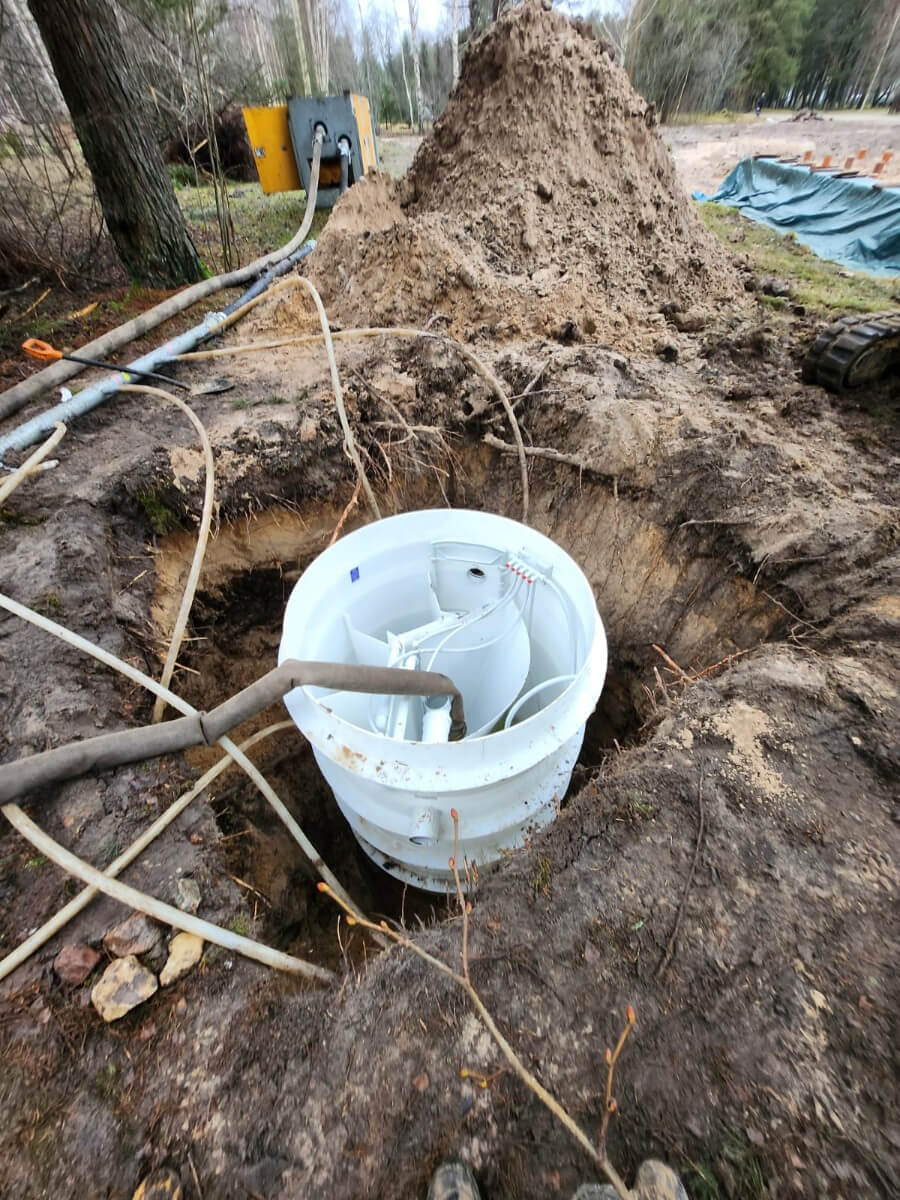 AT-8 iekārtas izbūve ar izvadu grāvī Ģipkā