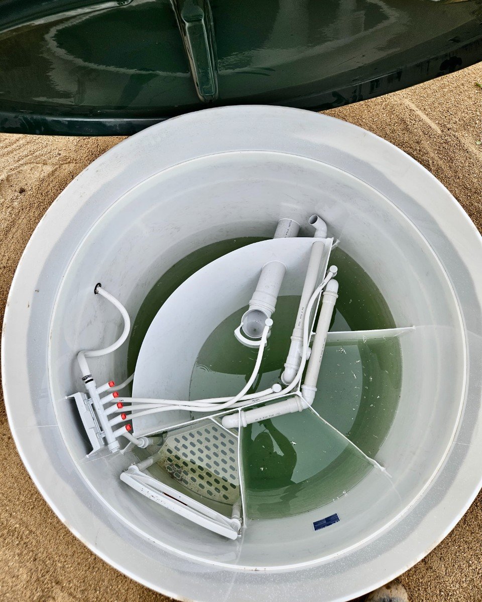 AUGUST iekārta piepildīta ar ūdeni