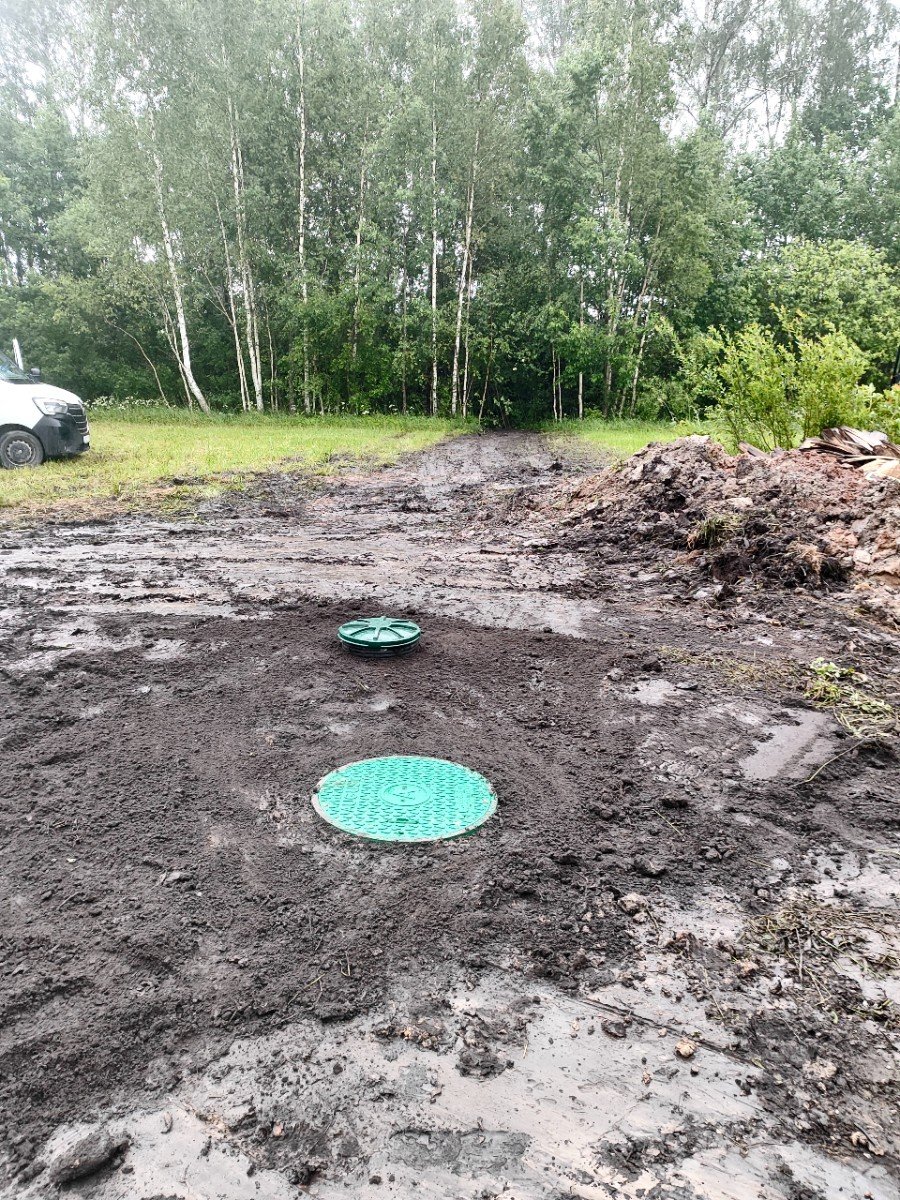 August AT-8K montāža